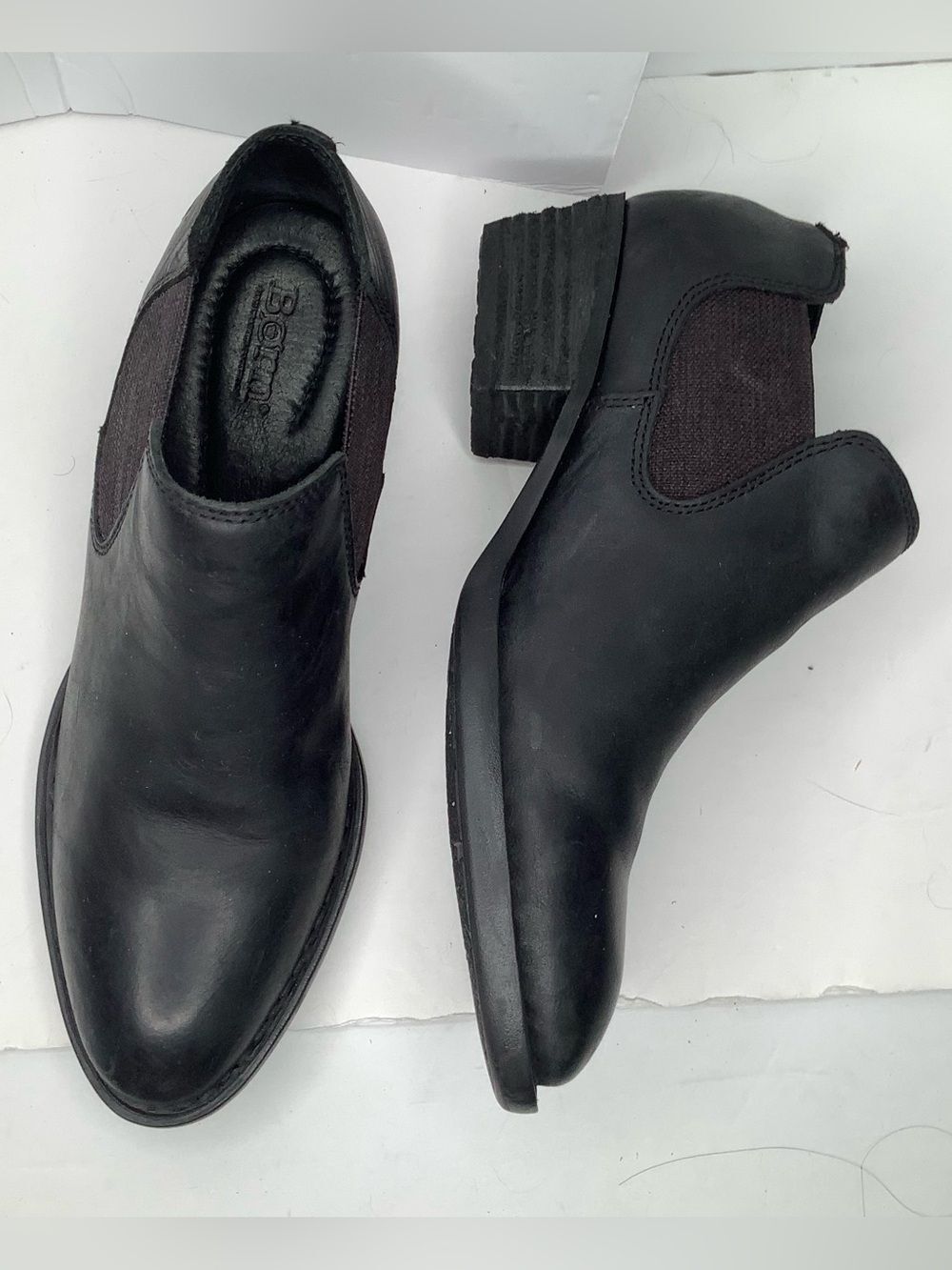 Born Black Leather Chelsea Block Heel Women’s Ankle Bootie Sz 8M Equestrian